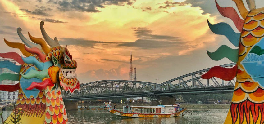 Perfume River - Dragon Boat