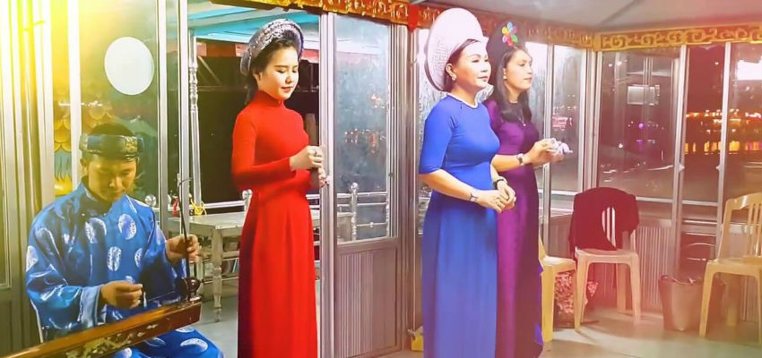 Folk Song On Perfumer River
