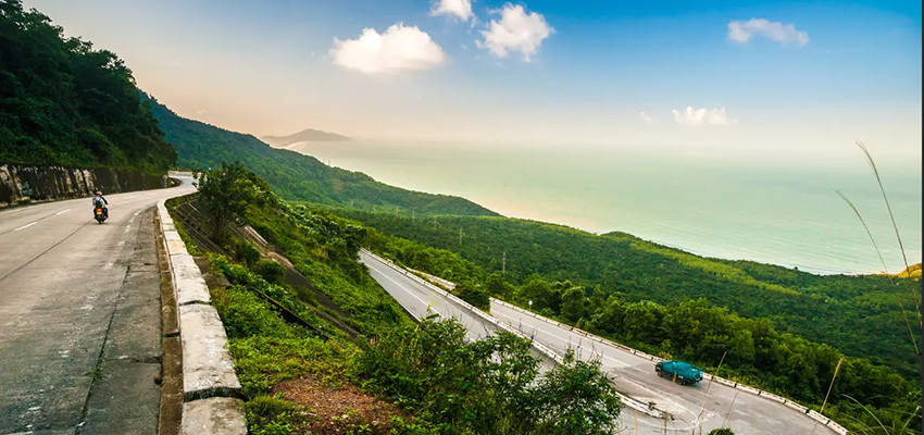 Hai Van Pass - Cloudy See