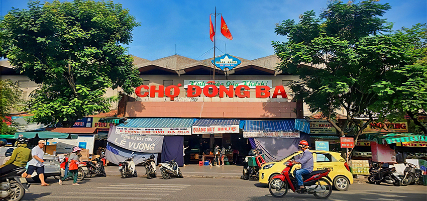 dong ba market with hue street food tour